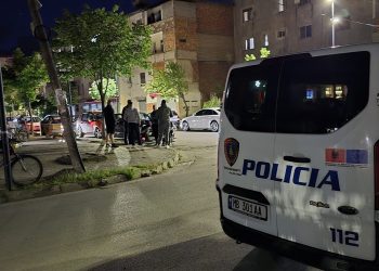 Armëplagosje në Fresk/ I ri i qëlluar në makinë, autori identifikohet