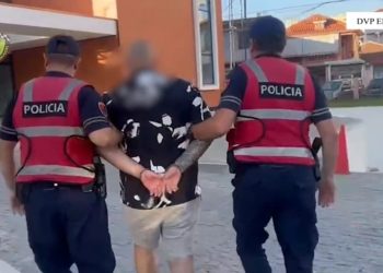 Arrestohet 35-vjeçari në Elbasan për tentativa korrupsioni ndaj punonjësit të Policisë