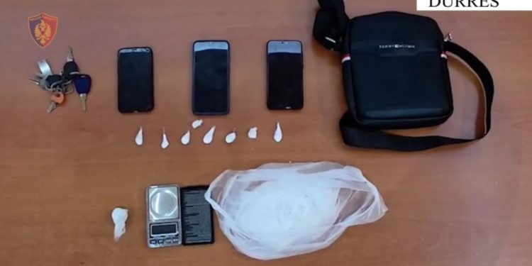 Arrestohet 43-vjeçari që shpërndante kokainë në lagjet e Durrësit