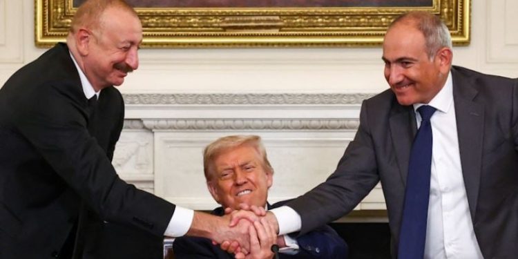 Azerbajxhani dhe Armenia arrijnë një marrëveshje historike për paqen, Trump: Më në fund arritëm sukses.