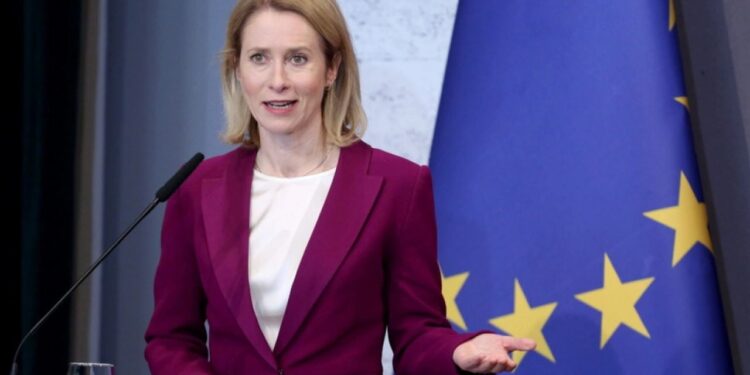 “BE përkrah veprimet e SHBA-së për arritjen e paqes”, Kallas: Ndihmë për Ukrainën dhe shtim i presionit ndaj Rusisë