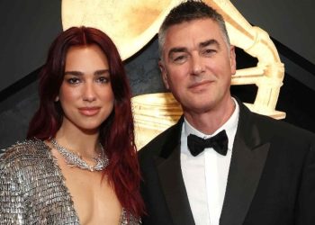 Babai i Dua Lipës reagon ndaj kritikëve: Vajza nuk konsumon cigare apo alkool para koncerteve, vetëm gjatë pushimeve...