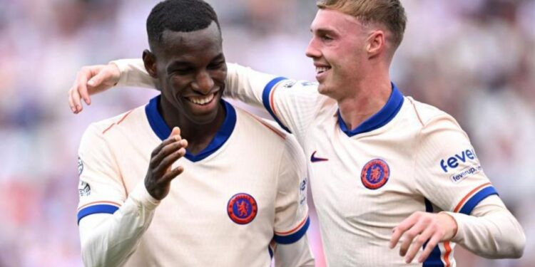 Bayern Munich në negociata për të nënshkruar me sulmuesin e Chelsea, Nicolas Jackson, pas një sezoni të vështirë në Premier League. Raportet nga BILD sugjerojnë se klubi gjerman po punon për ta sjellë lojtarin senegalez këtë verë.