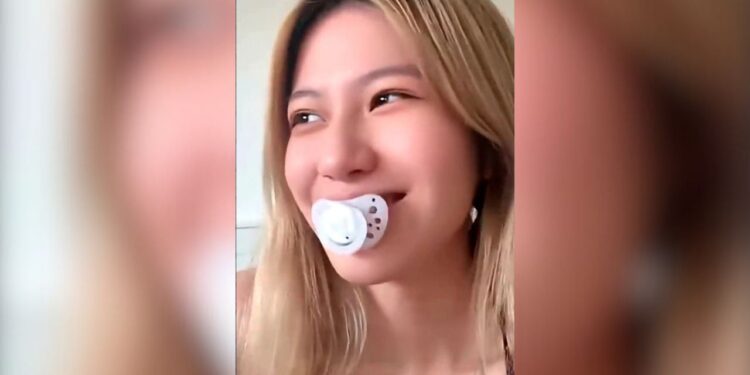 Biberonat për të rritur? Fenomeni i ri që po përhapet në Kinë alarmon psikologët dhe dentistët.