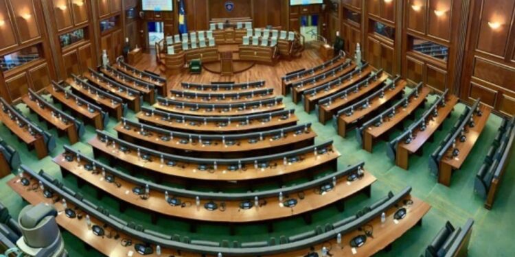 Bllokimi i Kuvendit në Kosovë, analistët thonë se është bërë me qëllim! Propozimet janë…