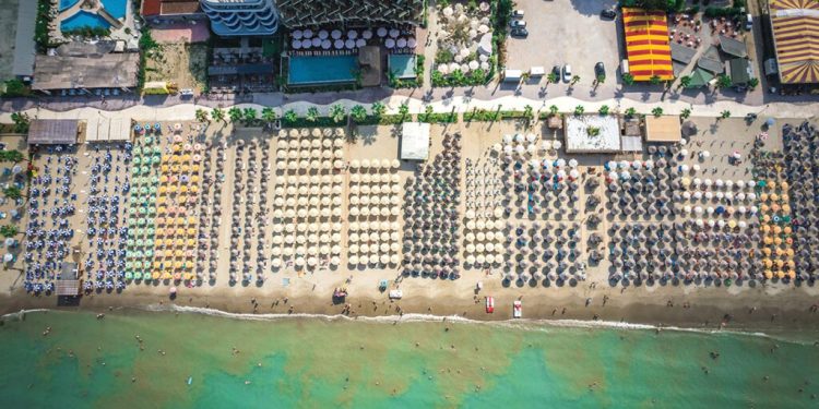 Bota e errët e turizmit, si po ndikon në rritjen e shpenzimeve për shqiptarët