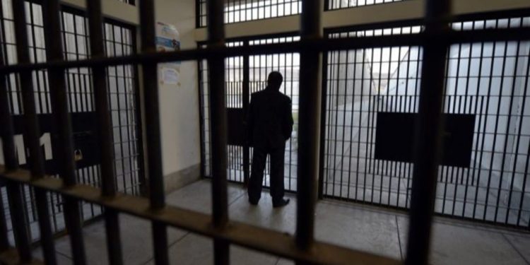 Burgosuri pësoi arrest kardiak, familja kërkon hetim/ Komiteti Shqiptar i Helsinkit reagon: Qëndroi në qeli për 8 ditë pavarësisht shqetësimeve shëndetësore, duhej trajtuar menjëherë.