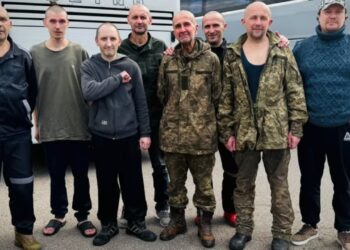 "Çdo nënë qaj, por unë po kthehem" / Gazetari ukrainas i rihet liria pas tre vjetësh në paraburgim të fshehtë nga Rusia