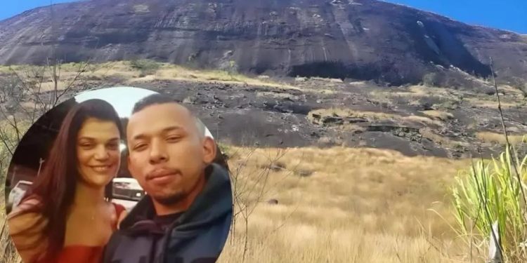 Çifti brazilian humb jetën, makina përfundon në greminë gjatë një moments intime