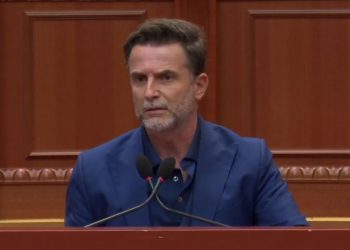 Deputeti Braçe reagon ndaj mashtrimeve online të 'Piramidat': A keni ende dyshime? Këto dy faqe po bëjnë ‘cash out’.