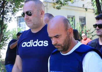 Dëshmitë e përmbajtura të 40-vjeçarit shqiptar që vrau gruan e tij, pyetje shokuese për vajzën e tij.