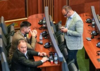 Dështimi i Kuvendit të Kosovës për shkak të moszgjedhjes së nënkryetarit nga komuniteti serb.