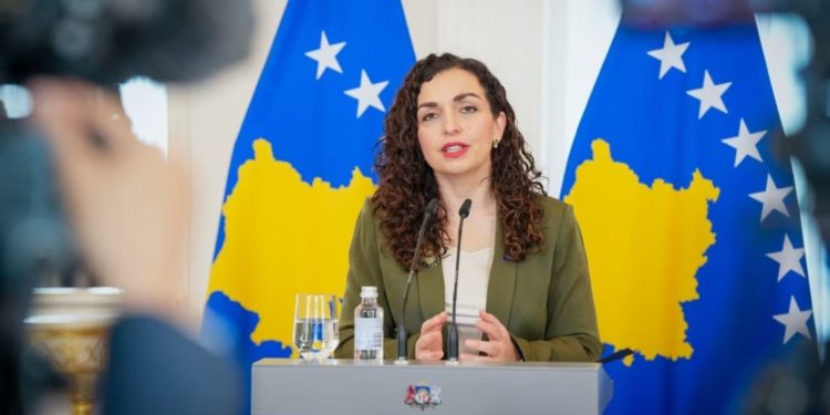 “Dhoma gazi për shqiptarët”: Presidentja Osmani kritikon thirrjet anti-shqiptare në Kumanovë: Të papranueshme, kërcënojnë frymën e bashkëjetesës.