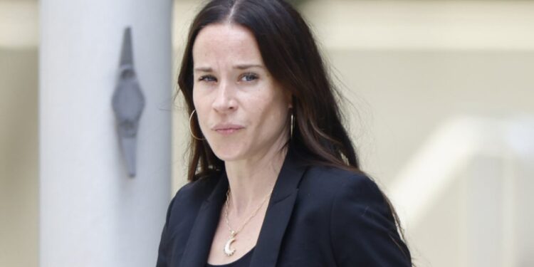 Divorc pas 13 vitesh martesë! Vajza e Joe Biden “hakmerret” publikisht ndaj tradhtisë së bashkëshortit, ndan foton e tij me të dashurën.