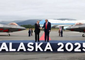 “Do të pranoni një armëpushim?”, Presidenti Putin shmang pyetjet e gazetarëve.