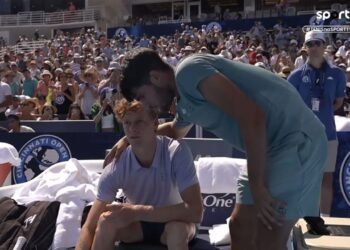 Dramë në Cincinnati! Sinner largohet nga finalja pas 23 minutash, Alcaraz triumfon dhe i dedikon një mesazh emocionues numrit 1 në botë.