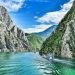 Dy turistë të huaj humbasin drejtimin dhe bien nga kodrat e Komanit.