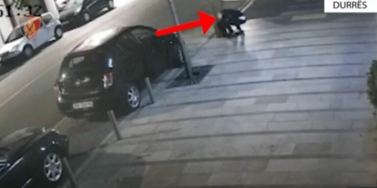 EMRI/ Arrestohet 35-vjeçari në Durrës për kabuj elektrikë të ndriçimit të rrugëve