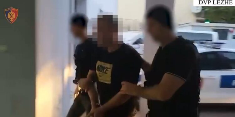 EMRI: Arrestohet 41-vjeçari në Laç për trafik arme nga Kosova në Shqipëri