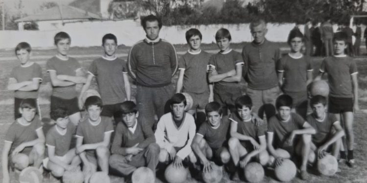 Elbasani humb një legjendë të futbollit: ndërron jetë Xhevahir Taushani