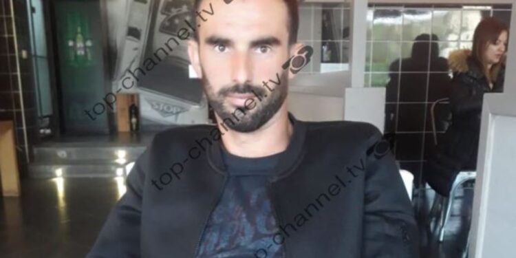 FOTO/ 32-vjeçari që u qëllua me thikë në Divjakë: Punonte në Himarë gjatë verës