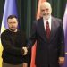 “Faleminderit Shqipëri”: Zelensky bisedon me Ramën, presidenti ukrainas: E njoftova kryeministrin për…