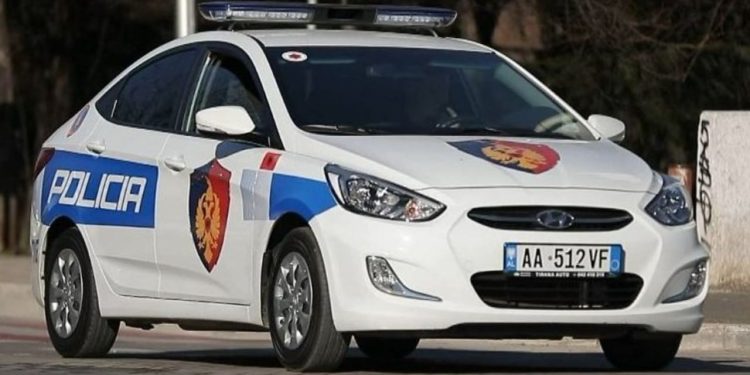 Fëmija largohet nga shtëpia në Durrës, babai kërkon ndihmë për gjetjen e tij.