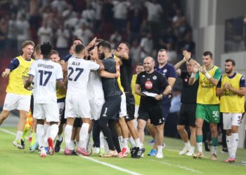 Fitorja e pabesueshme në shtesë, Dinamo mposht gjigantët kroatë të Hajduk Split dhe siguron kalimin në play off-et e Conference League.