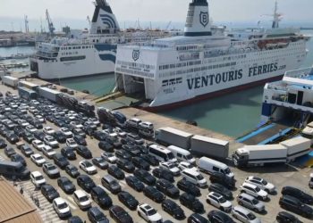 Fluks i madh automjetesh në Portin e Durrësit! 30 mijë pasagjerë në vetëm 5 ditë.