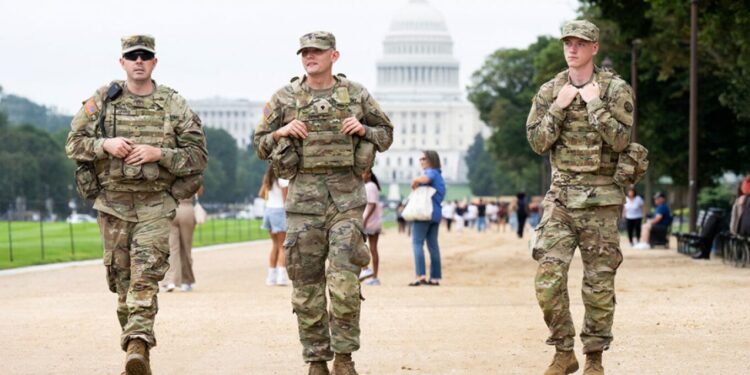 Forca Kombëtare e SHBA-së paraqitet e armatosur në Uashington pas vendimit të Trumpit për “pastrimin” e qytetit nga krimi.
