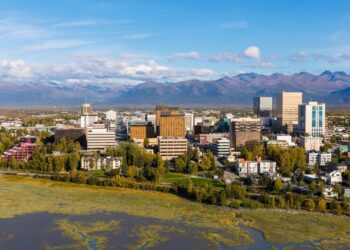 Frika për takimin Trump-Putin: Banorët e Alaskës reagojnë me satirë mbi çmimet e salmonit dhe manaferrave: Ju lutem, mos na shisni përsëri!