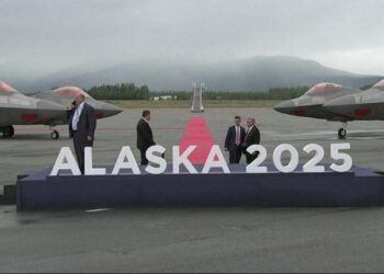 Gati për gjithçka! Trump arrin i pari në Alaska