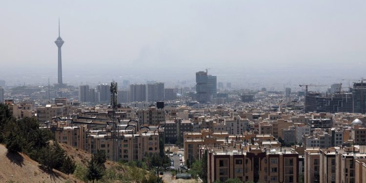 Gjermania i rekomandon qytetarëve të saj të largohen nga Irani dhe të evitojnë udhëtimet atje.