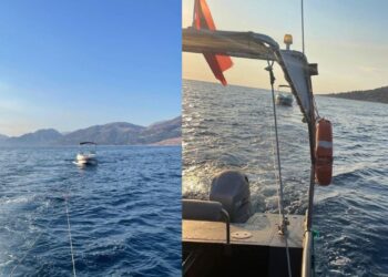 Gomonia ka një problem në det, turistët mbesin të bllokuar në Gjirin e Kakomesë.