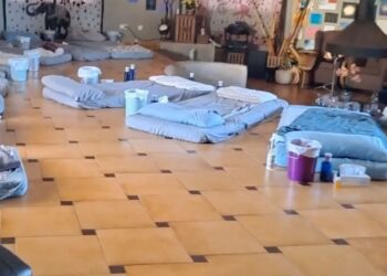 Grupi i shpirtërisëve në Spanjë arrestohet për fitime të paligjshme nga “udhëtime shpirtërore”, disa substanca të jashtëligjshme sekuestruar.