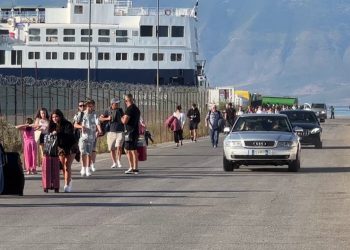 Gushti rrit fluksin e turistëve! Më shumë se 2 mijë pasagjerë arritën dje me tragete nga Brindizi.