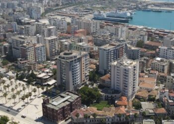 Hapësirat Publike: Qytetarët raportojnë shkelësit, 3644 denoncime! Ankesat kryesore lidhen me trotuaret dhe hapësirat e përbashkëta.