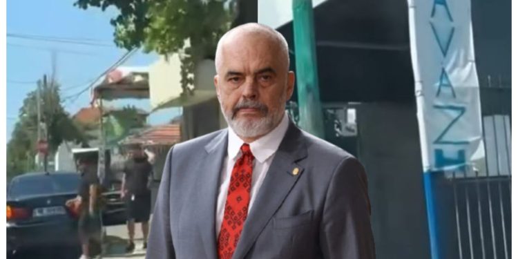 Hiqeni vetë ose do t’i kthejmë në parkun e lojërave