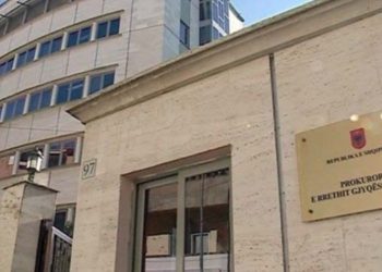 I arrestuar për trafik droge në Itali, Prokuroria e Tiranës konfiskon 18 pasuri të paluajtshme nga Kristian Koni dhe nëna e tij.