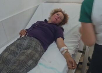 I moshuari humbi jetën në flakët e Gramshit, nusja me lot në sy: I thërrita kur nisi zjarri, kur e gjeta…