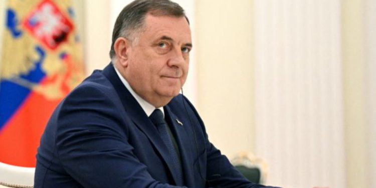 Dodik refuzon të japë dorëheqje, çfarë mund të ndodhë në Bosnje?
