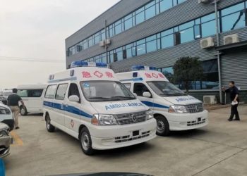 Mrekulli në Kinë/ 3-vjeçari bie nga kati i 18-të i ndërtesës, pema i shpëton jetën, pësoi disa lëndime të lehta