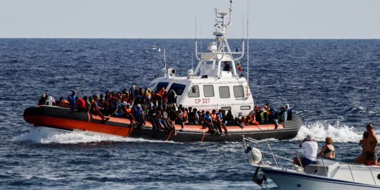 BBC: Plani i Italisë për përpunimin e kërkesave të emigrantëve në Shqipëri goditet nga Gjykata Evropiane e Drejtësisë