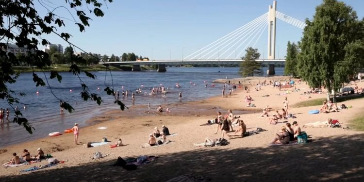 Më e gjata që nga viti 1961, vendet skandinave goditen nga vala e nxehtësisë me temperatura deri në 30 gradë Celsius