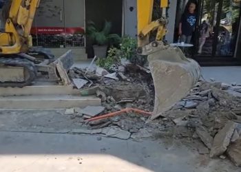 Lirimi i hapësirave publike, Rama ndan pamje nga aksioni: Jo vetëm ngrehinat e hekurit por edhe platformat nën to do të zhbëhen hap pas hapi!