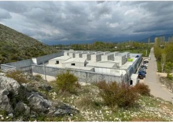 “Goditje e re” ndaj marrëveshjes për emigrantët me Shqipërinë, Gjykata e Romës: E pamundur të garantohet e drejta për kujdes mjekësor në Gjadër