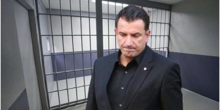 Skandali/Vizita në qelinë e Veliajt dhe kërcënimi me jetë nga Manja dhe njeriu i kartelit “Troplini”