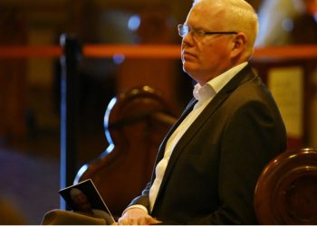 I dënuar për abuzim seksual, politikani australian refuzon të japë dorëheqjen nga vendi në parlament