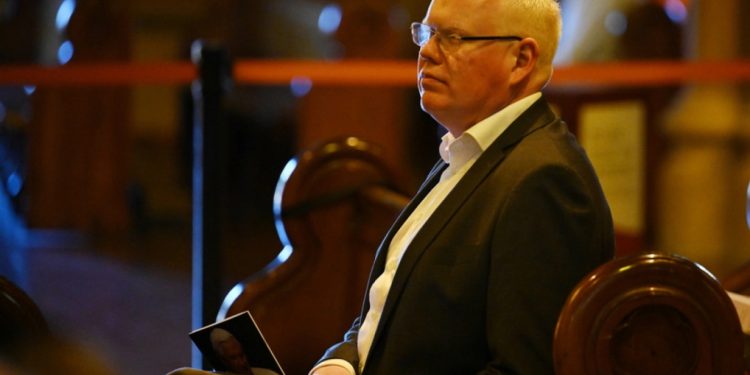 I dënuar për abuzim seksual, politikani australian refuzon të japë dorëheqjen nga vendi në parlament