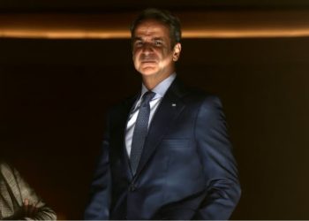 Mashtrimi me subvencionet e BE-së për bujqësinë, Politico: Kryeministri grek Mitsotakis po bllokon hetimin e plotë ndaj ministrave